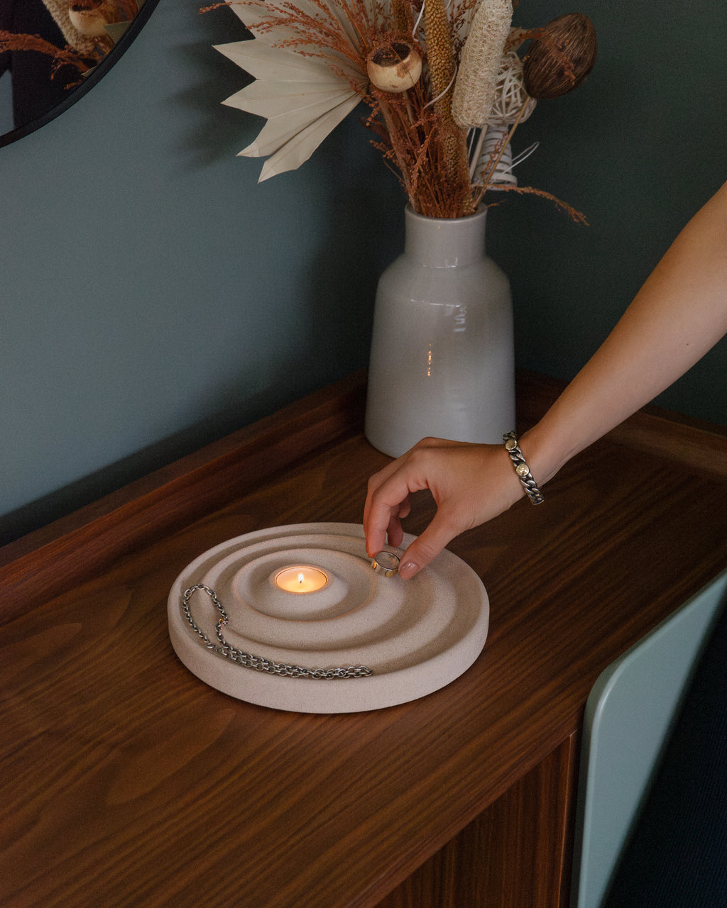 Delicato Tray